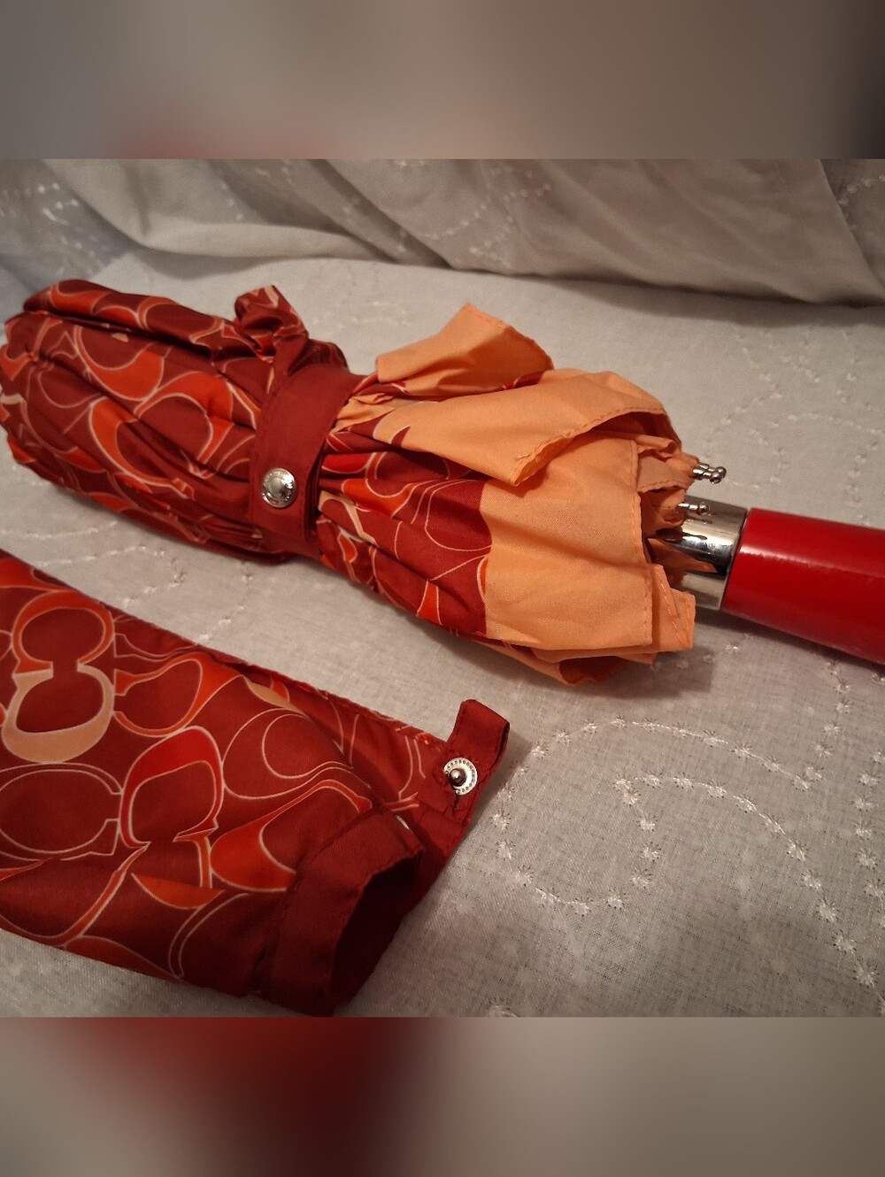 Coach Compact Umbrella in Red and Cream Signature Print - Picture 4 of 7